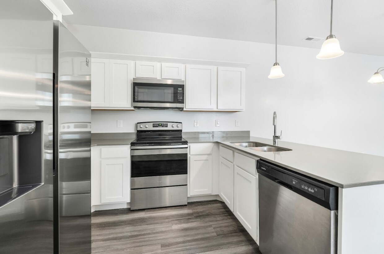 Primary Photo - 676 N 380 W