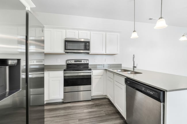 Building Photo - 676 N 380 W