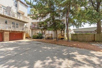 Building Photo - 225 A View Ave