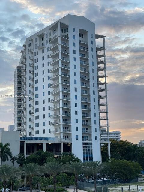 Foto del edificio - 10 SW South River Dr