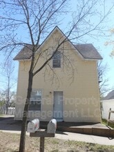 Building Photo - 1563 E Madison St