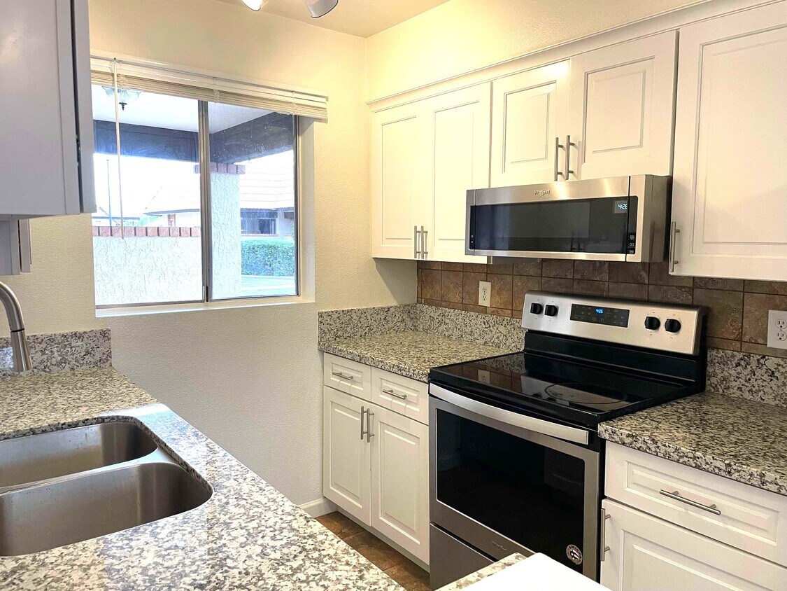 Foto principal - 195 N Cottonwood St