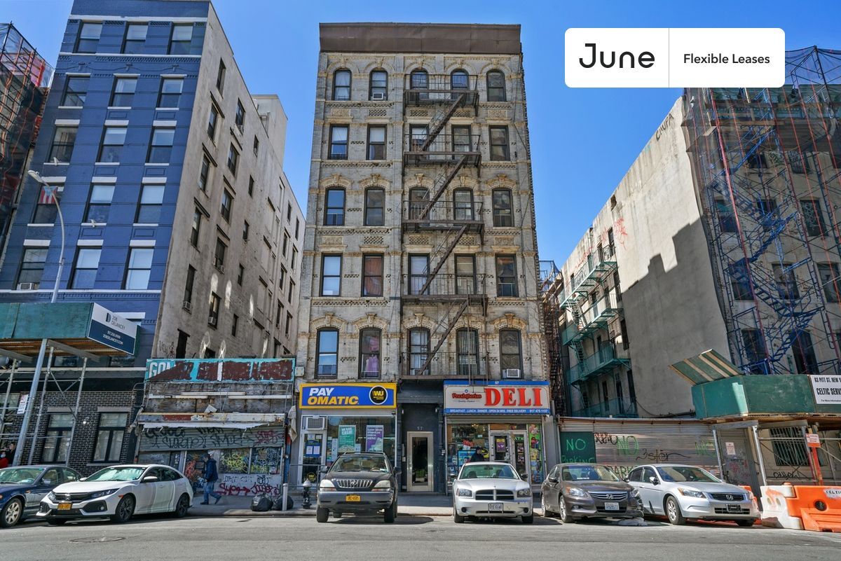 Primary Photo - Full bedroom in 2 bed/1 bath Home