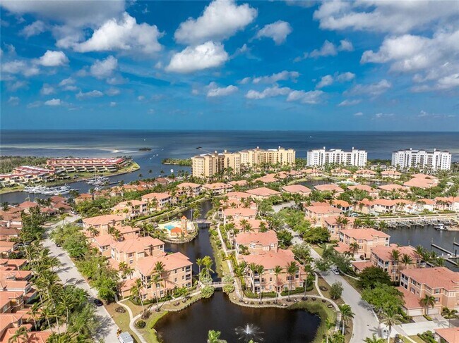 Building Photo - 2060 King Tarpon Dr