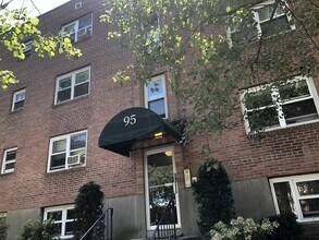Building Photo - 95 Chestnut St