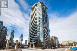 Building Photo - 33 Elm Dr W