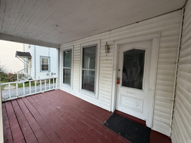 Foto del edificio - 213 Clinton St