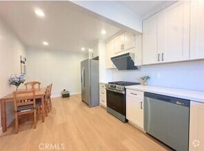 Building Photo - 637 W Floral Dr