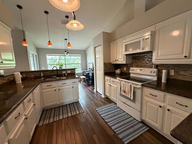 Foto del edificio - 4022 NW 34th Ter