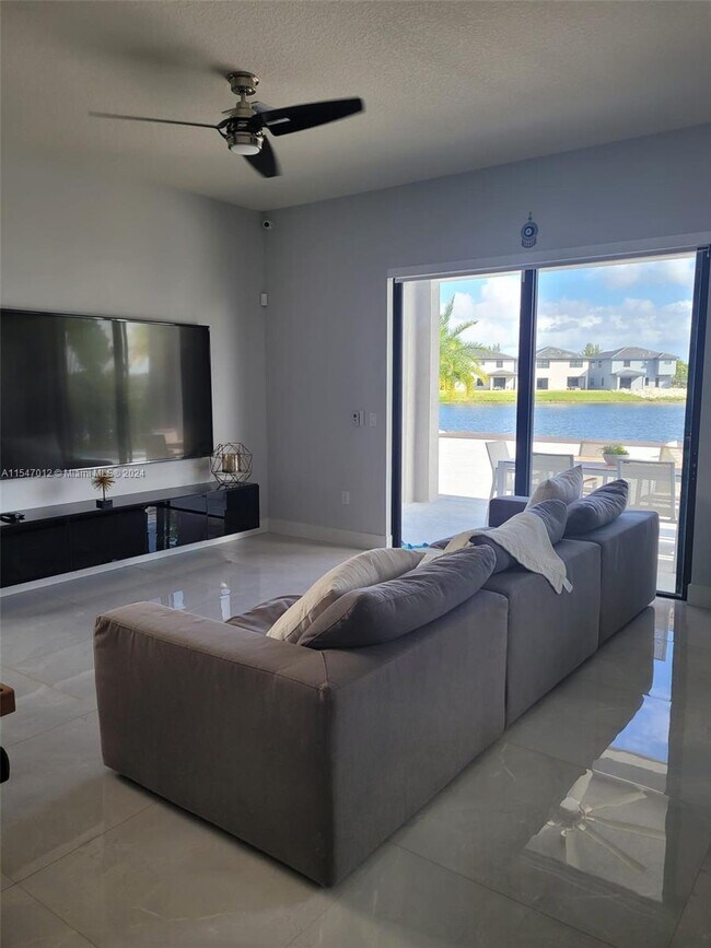 Foto del edificio - 16025 NW 88th Ct