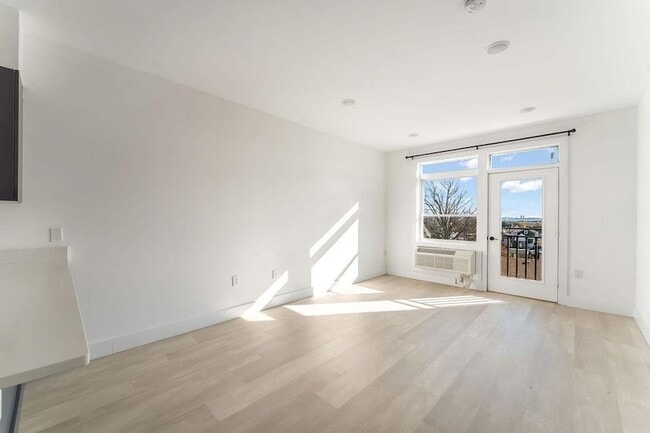 Building Photo - 43-45 W 32nd ST Unit 503