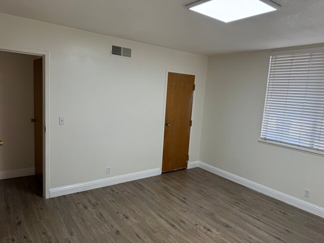 Building Photo - 3704 Bonnie Ln