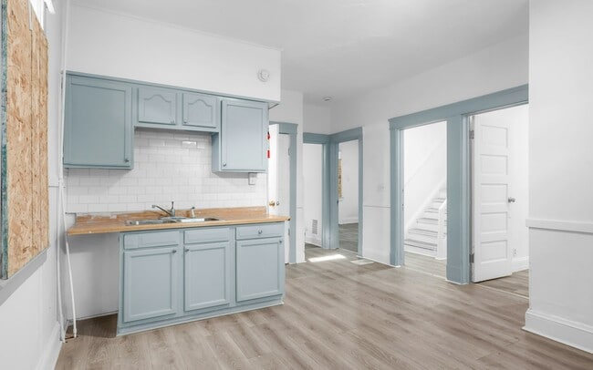 Foto del edificio - 15322 Yorick Ave