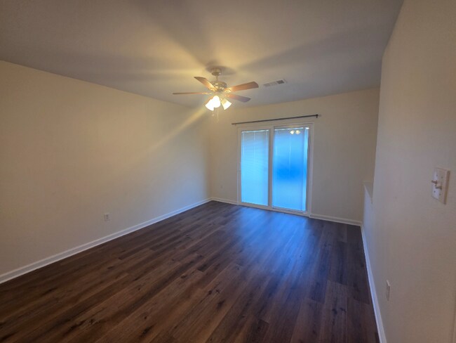 Building Photo - 4780 Pontchartrain Dr