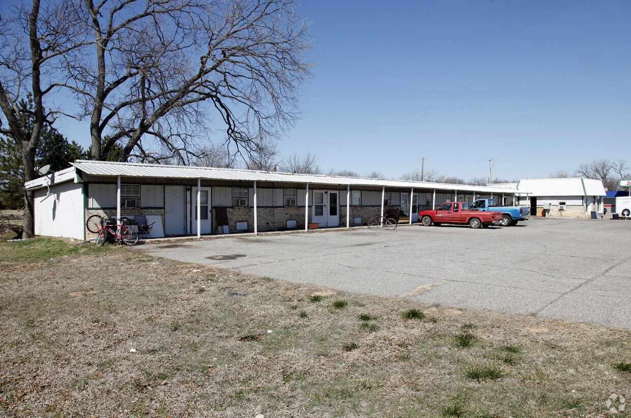 1014 N Broadway St, Tecumseh, OK 74873 Apartments in Tecumseh, OK