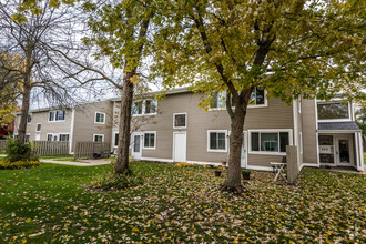 Building Photo - Brewster Mews