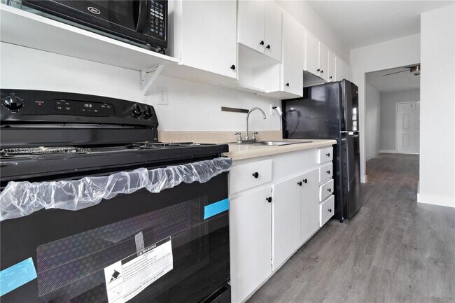 Building Photo - 1 bedroom in Miami FL 33162
