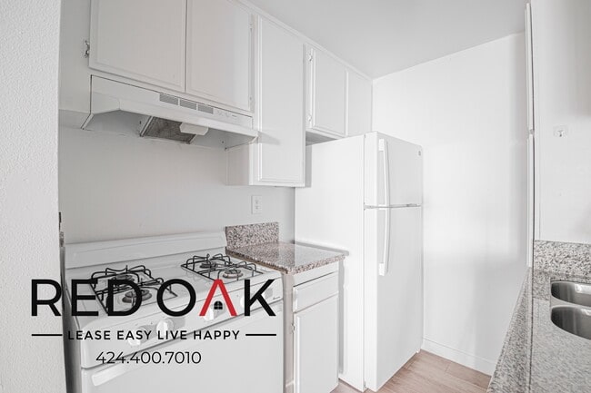 Foto del edificio - 11817 Victory Blvd