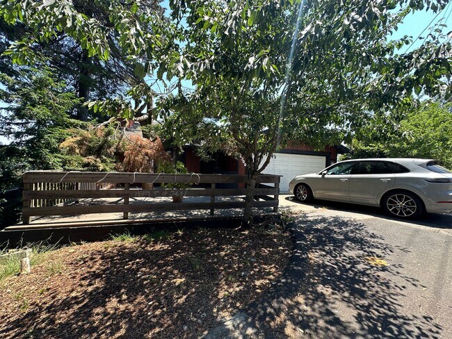 Photo - Expansive House in the Monclair Village, Q...