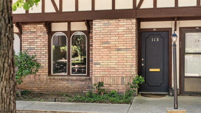 Foto del edificio - 7409 Shadow Hill Dr