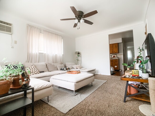 Sala de estar #2 - 3408 Lumardo Ave