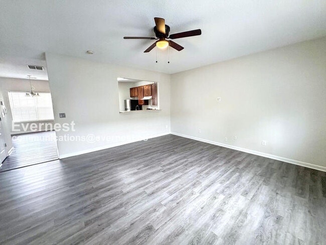 Building Photo - 8646 Thomas Ln