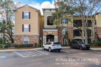 Building Photo - 10105 Courtney Oaks Cir