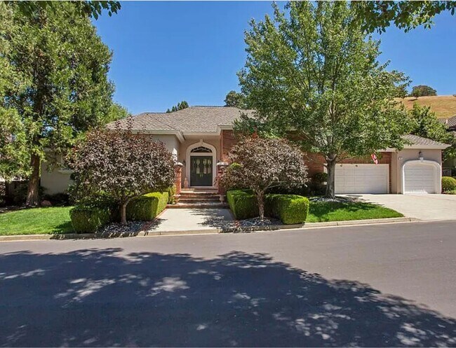Foto del edificio - 4 Bed 3 Bath Elegant Home In Lafayette W/ ...