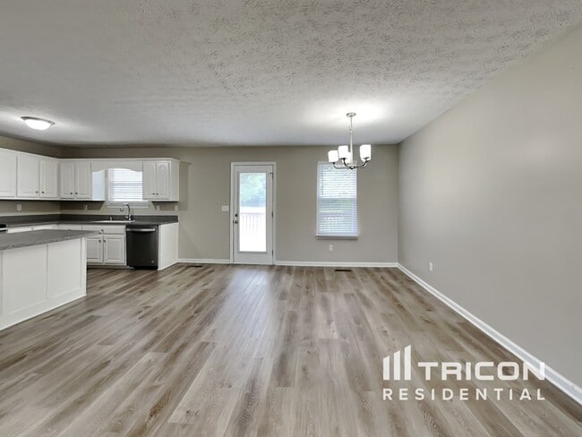Building Photo - 706 Buckshot Dr