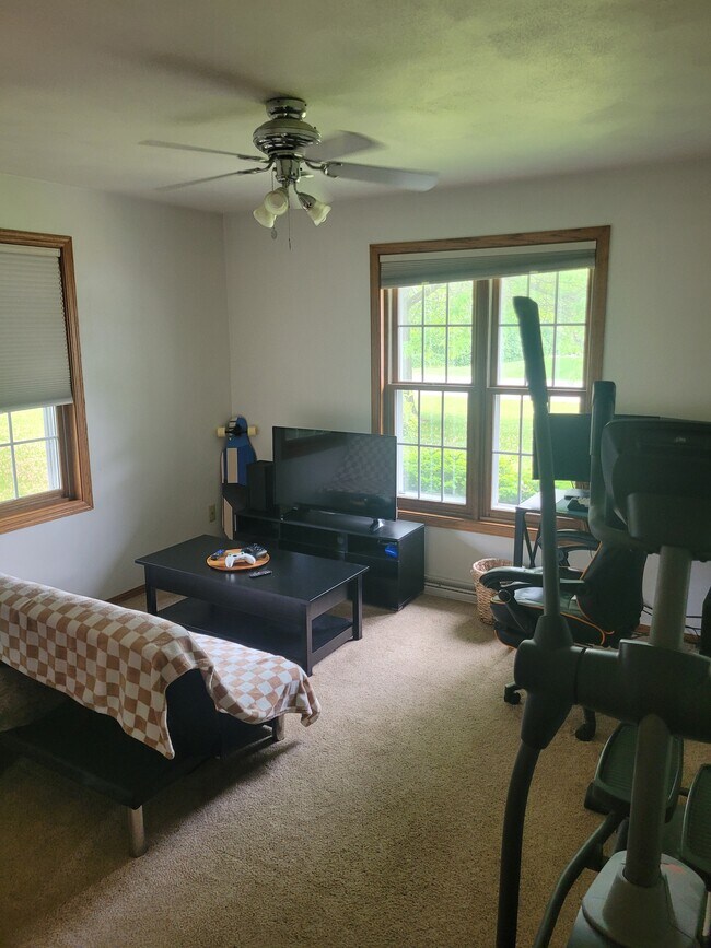 dormitorio - W5851 Hearthstone Dr