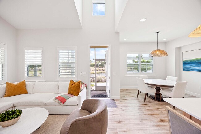 Building Photo - 7018 Saona CT