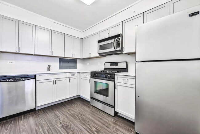 Building Photo - 850 N Dewitt Pl