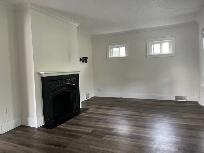 Foto del edificio - 3265 E Overlook Rd