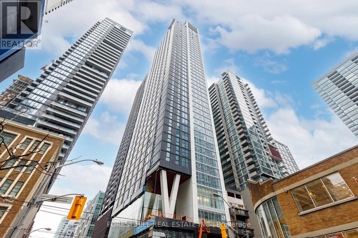 Primary Photo - 357 King St W