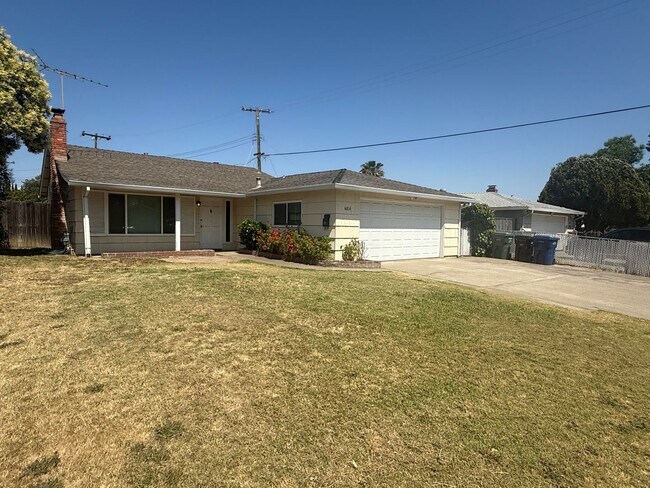 Foto del edificio - 3 bed 1 bath home available now
