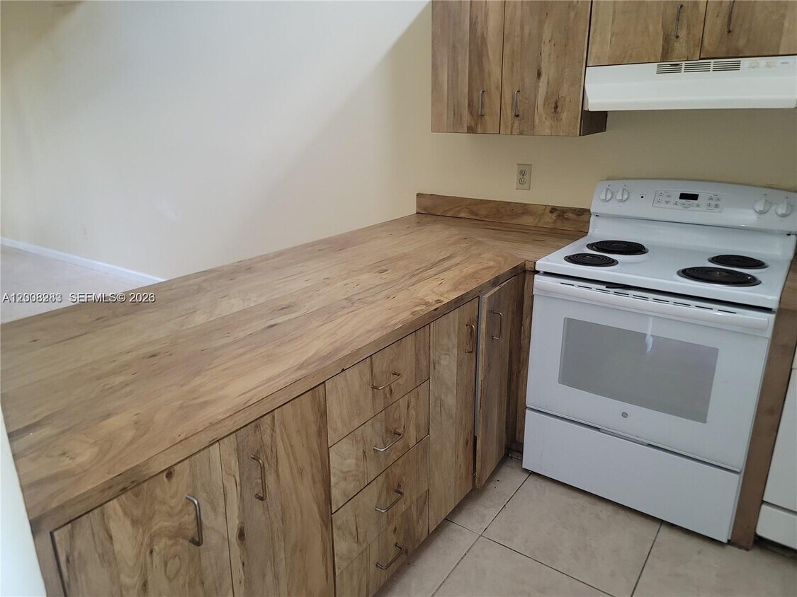 Foto del edificio - 6948 SW 36th Ct