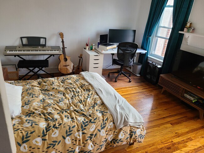 Front bedroom - 4040 baring street