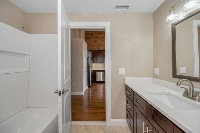 Building Photo - 1 bedroom in Lowell MA 01852