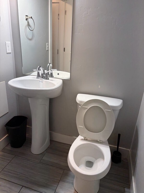 Foto del edificio - 2412 N 200 E