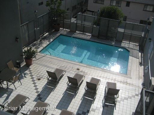 Foto del edificio - 1425 N Sierra Bonita Ave