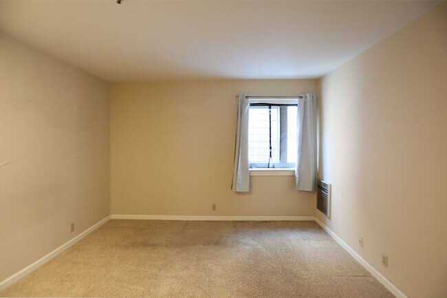 Foto del edificio - OPEN HOUSE: Sunday (4/14) 12pm-12:30pm. La...