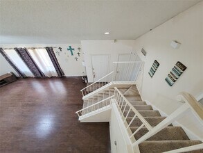 Building Photo - 25303 Avery Hill Ln