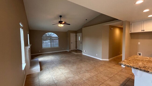 Building Photo - 565 Edgetown Ave