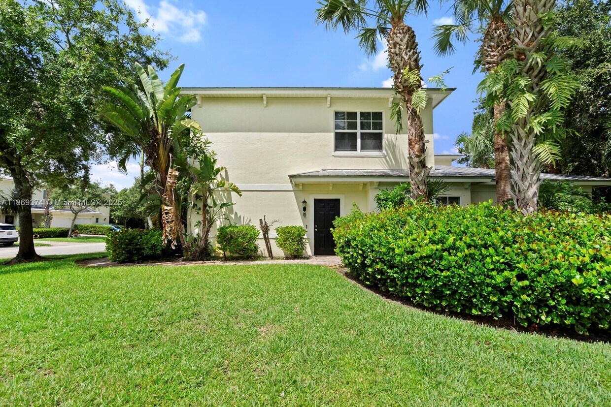 Foto principal - 2700 Creekside Dr