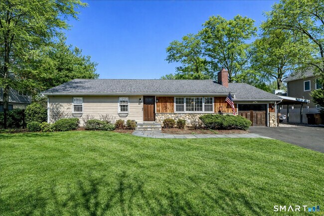Building Photo - 58 Davenport Dr