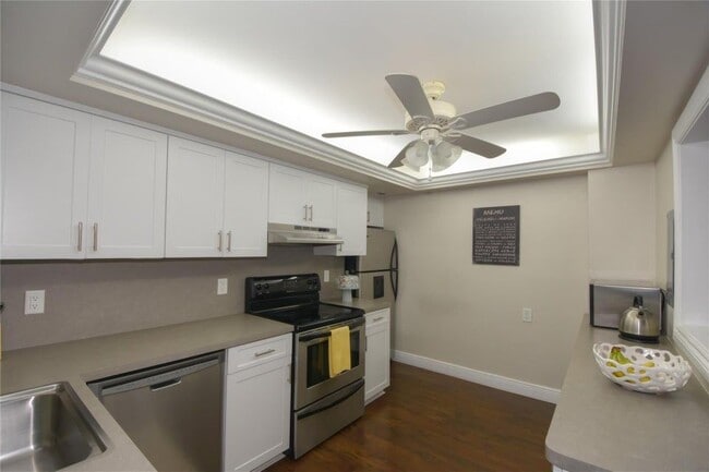 Building Photo - 405 N Ocean Blvd