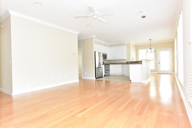 Building Photo - 1616 Over Cup Cir