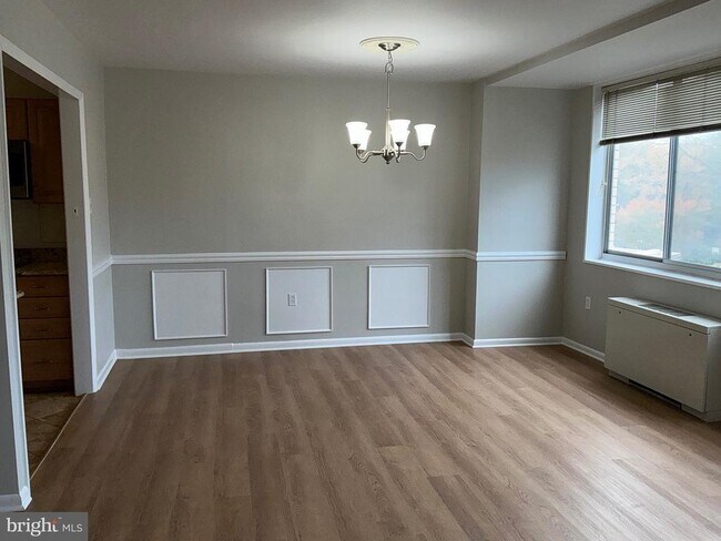 Foto del edificio - 10401 Grosvenor Pl