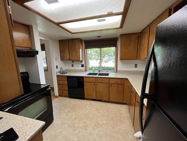 Building Photo - 3030 Bron Cir