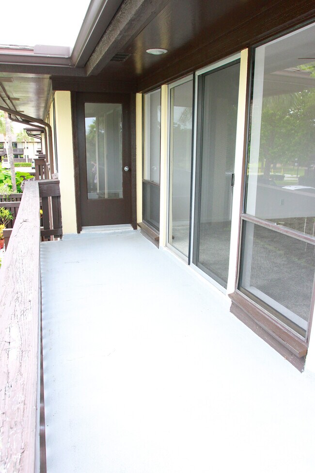 Foto del edificio - 54 Club House Dr